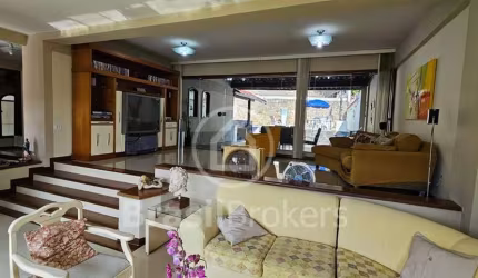 Excelente casa duplex em condomínio no Anil