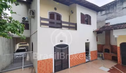 CASA COM 228 m2 NA FREGUESIA PERTINHO DA PRAIA DA GUANABARA - Rio de Janeiro - rj