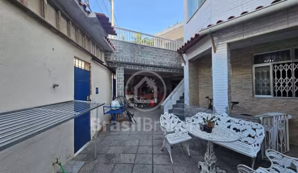 Casa BIFAMILIAR  à venda com 220,00m² e 6 quartos em Jardim Guanabara, Rjo de Janeiro - rj