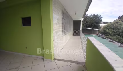 excelente casa podendo ser comercial