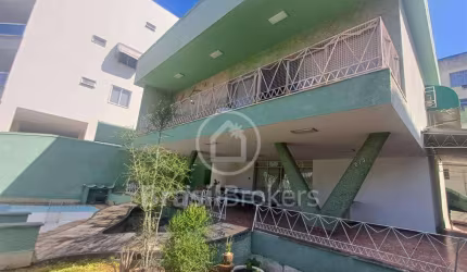 Casa com 461 m²  em área nobre do Jardim Guanabara!
