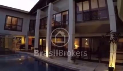 Casa à venda com 292,00m² e 4 quartos em Jardim Guanabara, Rio de Janeiro - rj