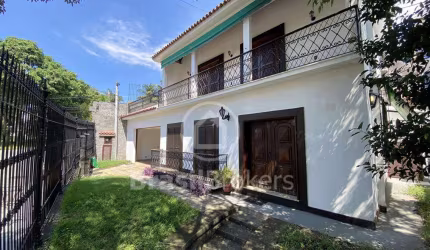 EXCLUSIVIDADE! CASA DUPLEX COM 3 SUITES E PISCINA COM 286m² - JARDIM GUANABARA - RJ