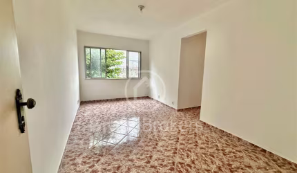 Apartamento Claro e Arejado em Excelente Localização
