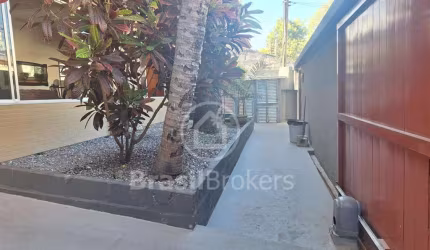 Casa em condomínio fechado com guarita 24 horas