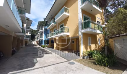 Casa Triplex em Condominio Fechado na Praia da Bandeira