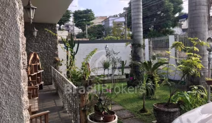 Casa linear à venda com 360,00m² e 3 quartos em Moneró, Rio de Janeiro - rj