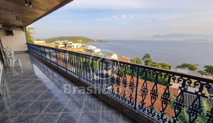 CASA ESTONTEANTE COM 4 SUÍTES E UM SALÃO COM VISTA CINEMATOGRÁFICA