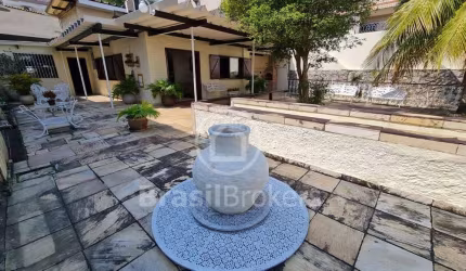 CASA LINEAR COM 3 QUARTOS - 323m² - JARDIM GUANABARA - RJ