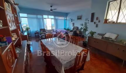 Residência linear com quintal