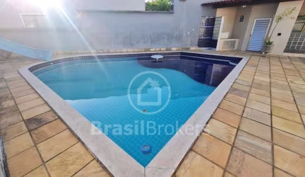 Casa à venda com 390m² e 4 quartos em Jardim Guanabara, Rio de Janeiro - RJ