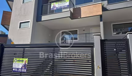 Casa à venda com 133,00m² e 4 quartos em Jardim Guanabara, Rio de Janeiro - rj