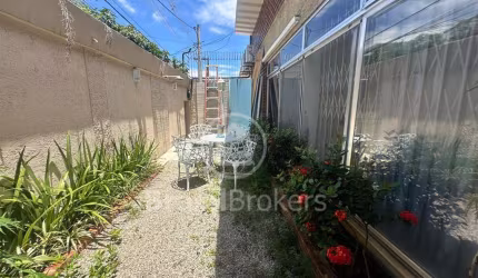 Casa 7 quartos, sendo 2 suítes