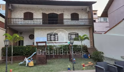Casa à venda com 313,00m² e 5 quartos em Jardim Guanabara, Rio de Janeiro - rj