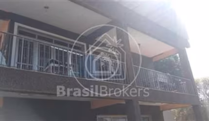 Casa à venda com 327,00m² e 4 quartos em Jardim Guanabara, Rio de Janeiro - rj