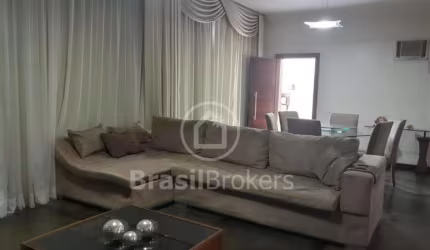 Casa à venda com 320,00m² e 4 quartos em Jardim Guanabara, Rio de Janeiro - rj