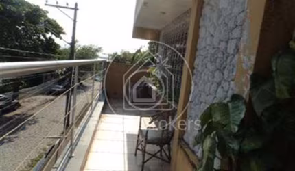 Casa à venda com 301,00m² e 5 quartos em Pitangueiras, Rio de Janeiro - rj