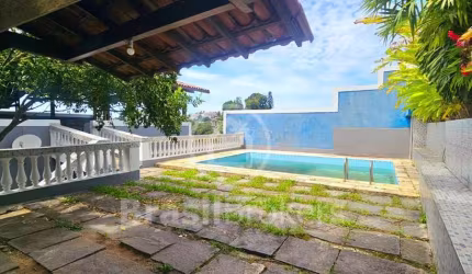 Casa linear com piscina