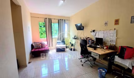 Apartamento 2 quartos com dependência completa na Portuguesa!