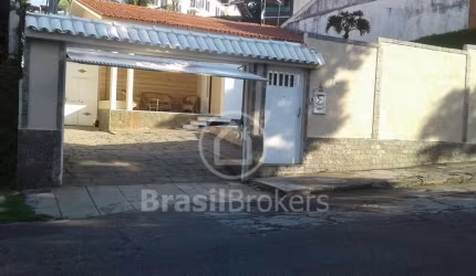Casa à venda com 690,00m² e 4 quartos em Jardim Guanabara, Rio de Janeiro - rj