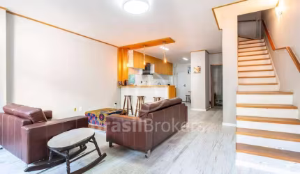 Casa a venda triplex 3 quartos, suíte e terraço reformada na Portuguesa