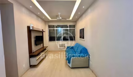 Apartamento 2 quartos com suíte próximo à Praia da Bica