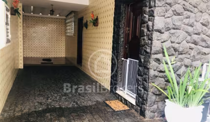 Casa à venda com 314,00m² e 4 quartos em Tauá, Rio de Janeiro - rj