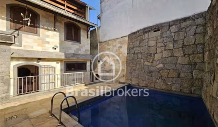 Casa de Luxo no Village - Sua Oportunidade de Morar