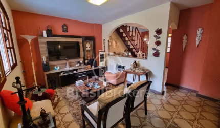 Excelente casa de 04 quartos com área gourmet