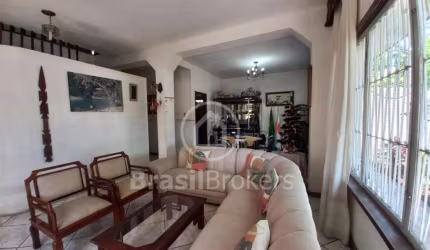 Casa à venda com 250,00m² e 5 quartos em Jardim Guanabara, Rio de Janeiro - rj
