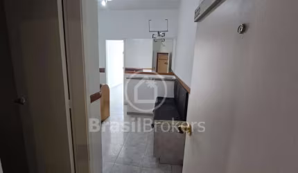 Sala comercial na Estrada do Galeao Ótimo ponto comercial com vaga