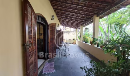 Casa à venda com 180,00m² e 4 quartos em Jardim Guanabara, Rio de Janeiro - rj