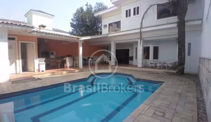 Casa em condomínio