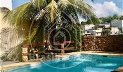Casa 3 quartos, sendo 1 suíte