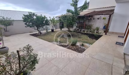 Casa 3 quartos, sendo 2 suítes