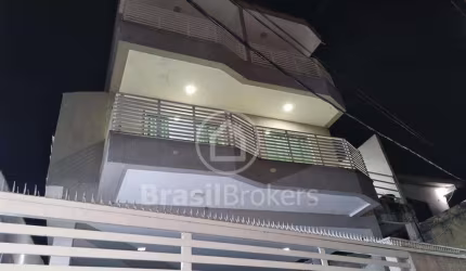 Casa 2 quartos, sendo 1 suíte
