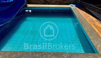 Casa 3 quartos, sendo 1 suíte