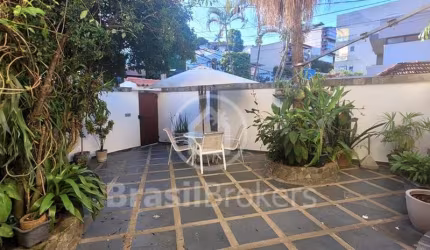 Magnífico Apartamento Tipo Casa no Bairro Jardim Guanabara
