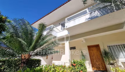 Casa à venda com 332,00m² e 4 quartos em Jardim Guanabara, Rio de Janeiro - rj