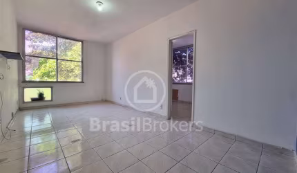 Apartamento de 1 quarto junto a todo comércio e condução do bairro