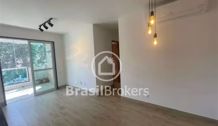 APARTAMENTO 2 QUARTOS, SENDO 1 SUITE- VARANDA E ELEVADOR