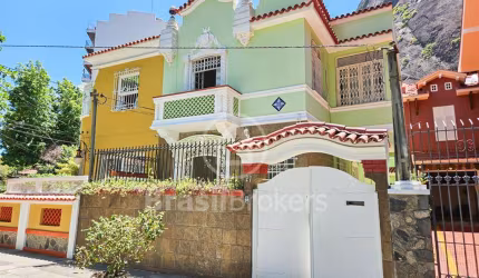 Casa 4 quartos, sendo 2 suítes