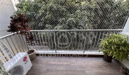 Apartamento reformado de 3 quartos na Rua Afonso Pena