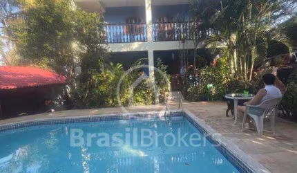 Casa à venda 6 quartos em Saquarema - RJ