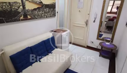 Apartamento quarto (suíte) e sala, cozinha separada (não-americana).