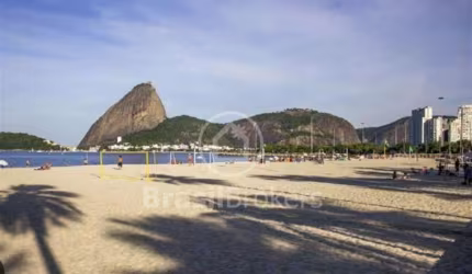 Apartamento 89m², 3 quartos, na praia do Flamengo.