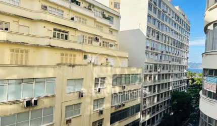 Apartamento reformado no Flamengo com vaga