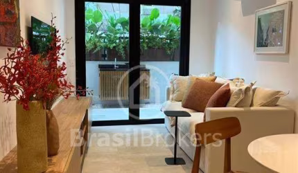 Segunda quadra da Praia do Leblon, apartamento com um quarto e área externa