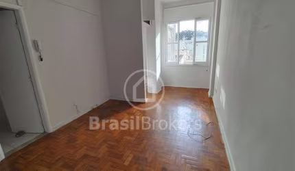 CHARMOSO APARTAMENTO NA GLORIA DE 1 QUARTO E SALA