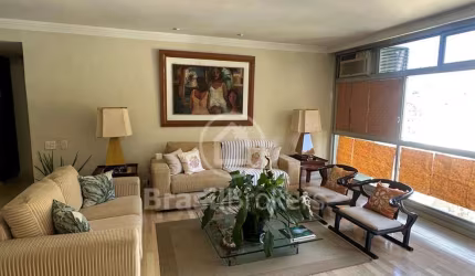 Amplo apartamento no Village São Conrado